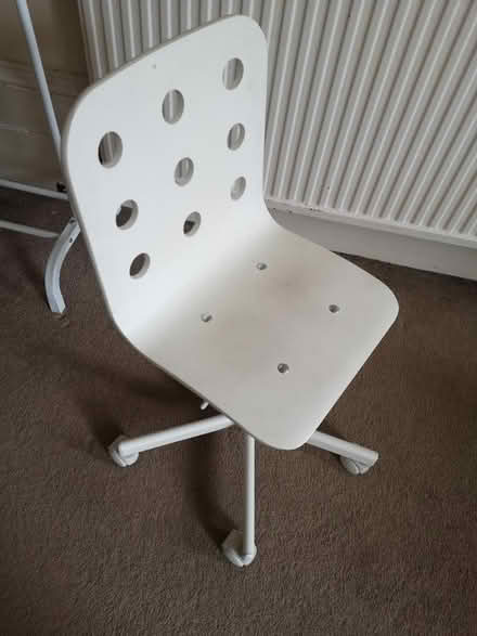 Photo of free kids office chair (N5) #2