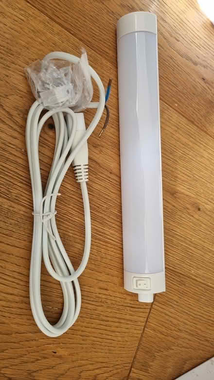 Photo of free Under counter light as new (SW8 Vauxhall) #1