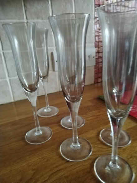 Photo of free 6 Champagne Flutes, Perfect Condition (TN36) #2
