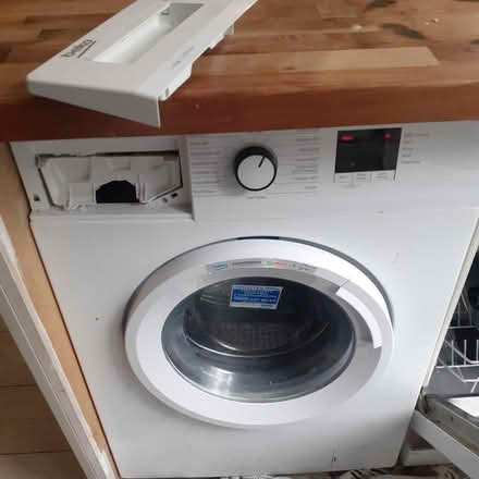 Photo of free Fully working washing machine (Morden - just off central road) #1