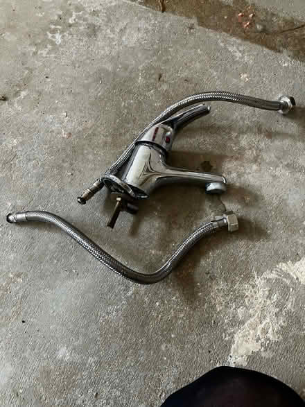 Photo of free Inset bathroom sink (Westbury BA13) #4