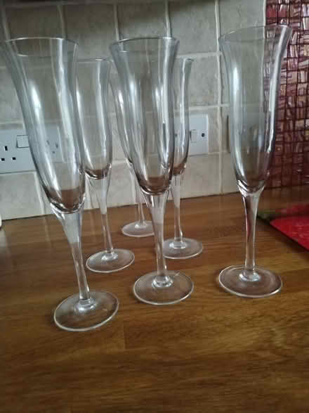 Photo of free 6 Champagne Flutes, Perfect Condition (TN36) #3