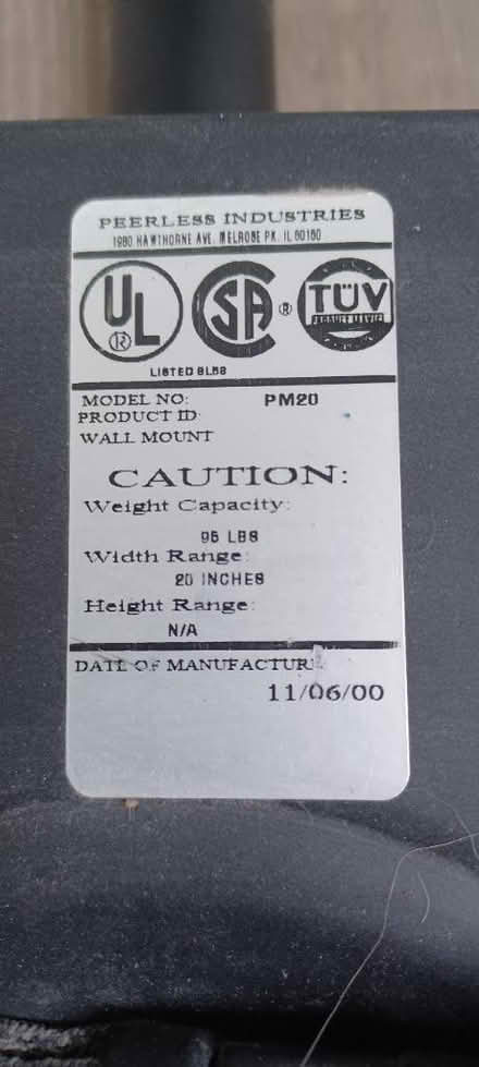 Photo of free Swivel TV wall bracket (Woburn near the center) #2