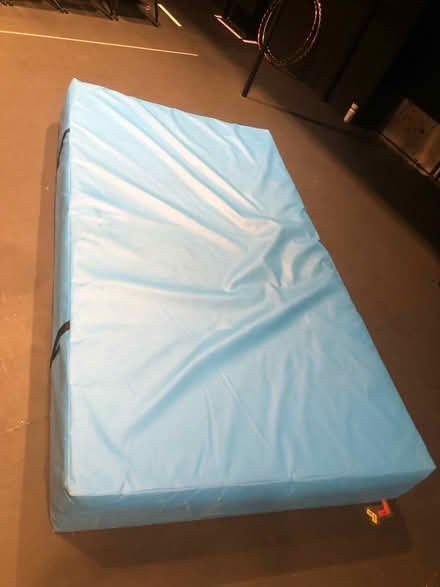 Photo of free 2 Gym Crash Mats (Swiss Cottage) #1