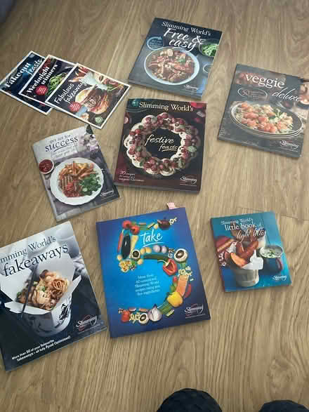 Photo of free Slimming world books/pamphlets (Mountnessing CM15) #1