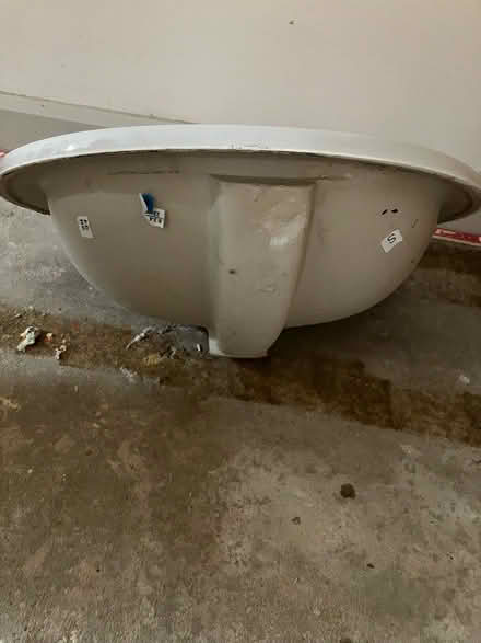 Photo of free Inset bathroom sink (Westbury BA13) #3