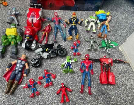 Photo of free Box of superhero figures & toys (NE30) #3