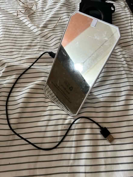 Photo of free Wireless charger with stand (E8) #1
