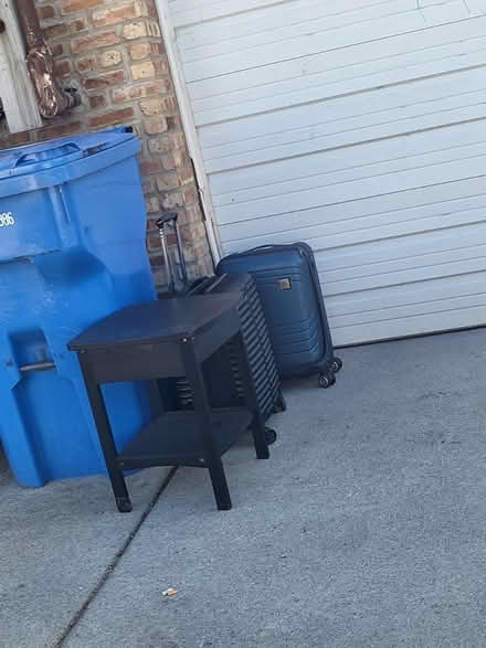 Photo of free items in alley. Crossposted (Dunning, Chicago) #1