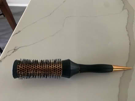 Photo of free Hair brush (High st and brookdale ave.) #1