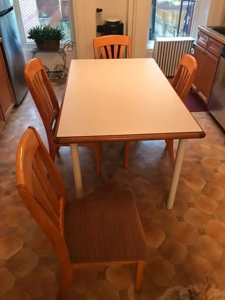 Photo of free Kitchen table (Jersey City downtown) #1