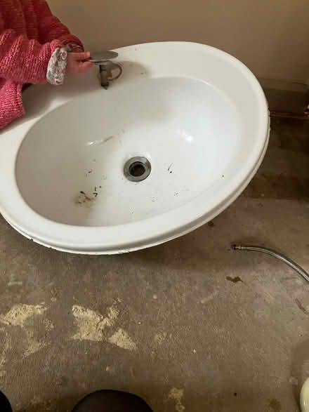 Photo of free Inset bathroom sink (Westbury BA13) #1