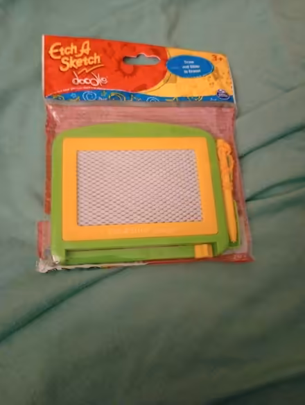 Photo of free Mini etch a sketch (Ringoes) #1
