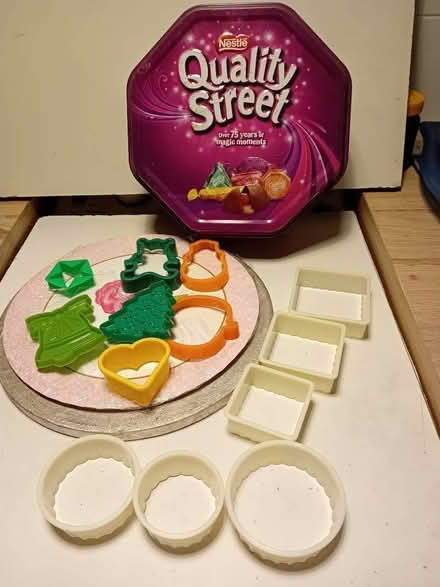 Photo of free Tin full of plastic biscuit/pastry cutters (Leintwardine SY7) #1