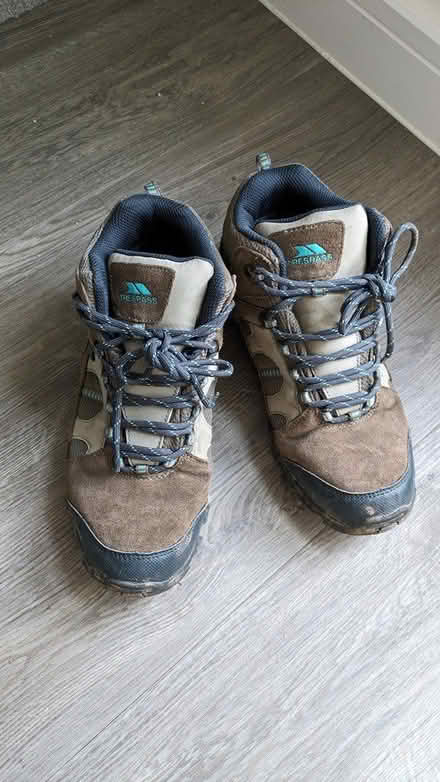 Photo of free Hiking boots size 7 (women) (W3) #1