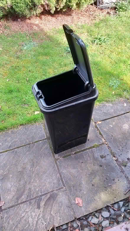 Photo of free Medium black bin with spring lid (LS15 Cross Gates) #2