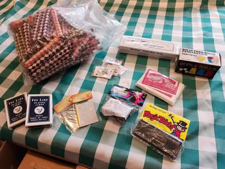 Photo of free Box FULL of Magic tricks (Kanata (Katimavik)) #2