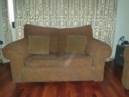 Photo of free 3, 2, 1 seater sofas & chair (TW15) #2