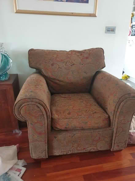 Photo of free 3, 2, 1 seater sofas & chair (TW15) #3