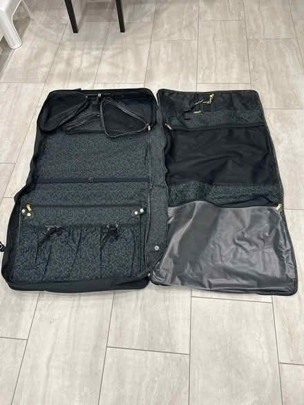 Photo of free Oscar De La Renta Luggage Set (South Fallingbrook) #2