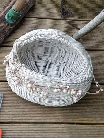 Photo of free Garden hand fork, basket (Sherwood Nottingham NG5) #1