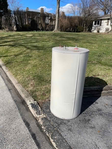 Photo of free 50 gal water heater for scrap (Paoli) #1