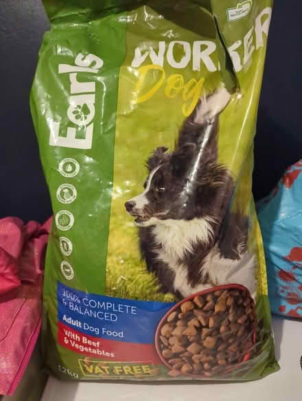 Photo of free earls dog food 3/4 12kg bag (Rugby CV23) #1