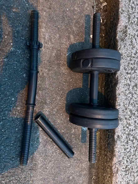 Photo of free Dumbbell/barbell (TW2 Twickenham) #1