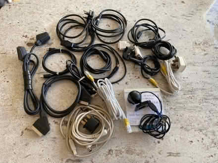 Photo of free Assorted cables (Spring Park CR0) #1
