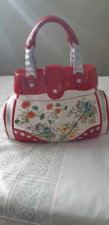 Photo of free China 'Purse' cookie jar (North Toronto) #3