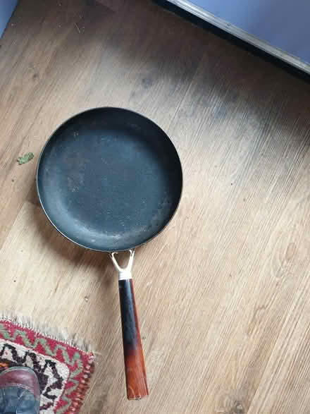 Photo of free Heavy iron frying pans (Sherwood Nottingham NG5) #3