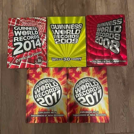 Photo of free Guinness World Records (WA10) #1