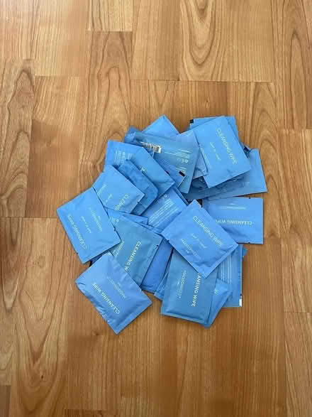 Photo of free Hair dye wipes, cream, touch up (Alhambra) #1