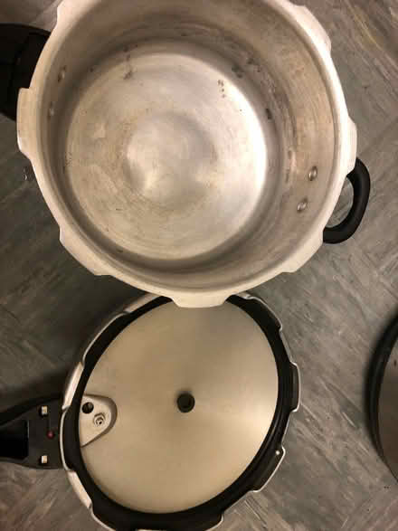 Photo of free pressure cooker for repair (Brixton station) #3