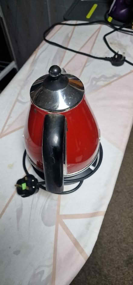 Photo of free A kettle (OL8) #2