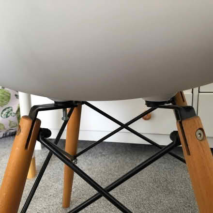 Photo of free Child’s desk and chair (TR19) #3