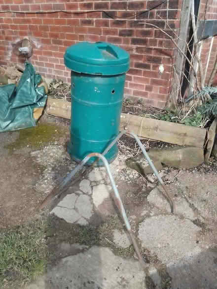Photo of free Rotating compost bin (Chapel Allerton LS8) #1