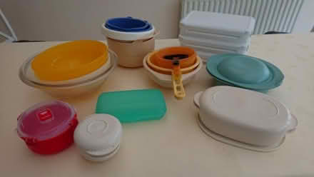 Photo of free Kitchen containers & colanders (Chiswick W4) #1