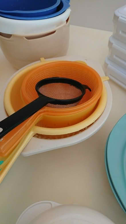 Photo of free Kitchen containers & colanders (Chiswick W4) #2