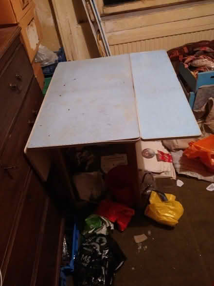 Photo of free classic drop leaf formica kitchen table (St Albans AL1) #1