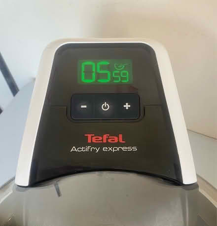 Photo of free Air Fryer (West wickham) #4