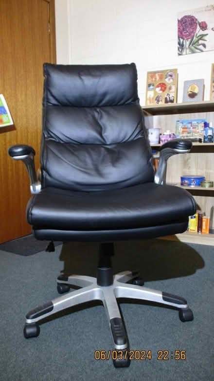 Photo of free Office chair (North Albury) #1