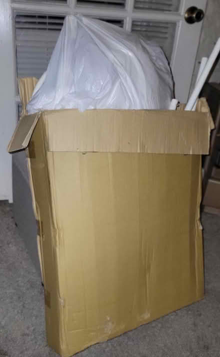 Photo of free Bassinet (9303 Pinewood Dr. Dallas) #1