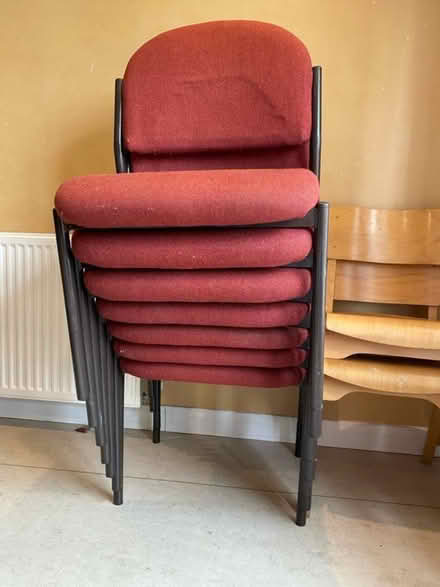 Photo of free 7 cushioned office chairs (Sarrat) #1