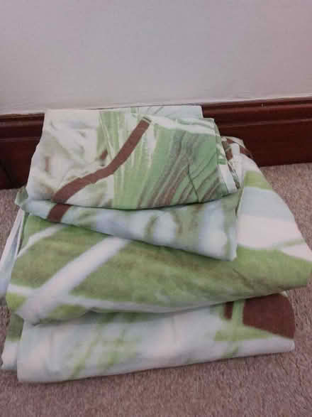 Photo of free 2 single bedding sets (Beetham LA7) #1