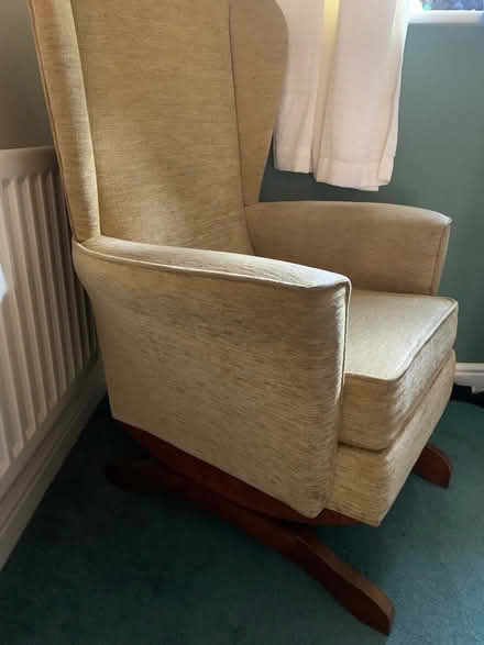 Photo of free Rocking chair (BD13) #1