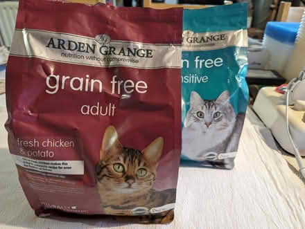 Photo of free Dry cat food (West Hagbourne OX11) #3