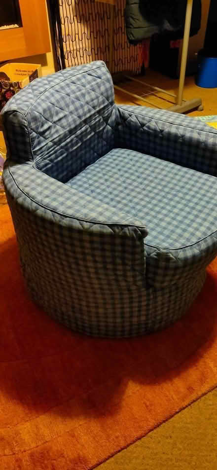 Photo of free children's armchair and footstool with two covers (Top Amersham HP6) #1