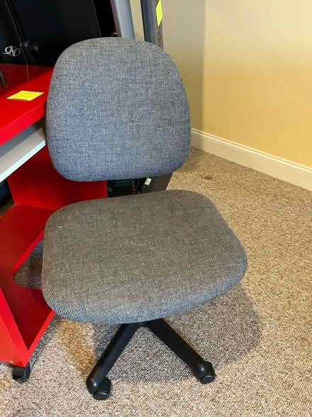 Photo of free Fabric desk chair (Chadds Ford, PA) #1