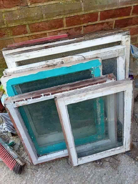Photo of free 7 wooden windows (BH26bd) #1